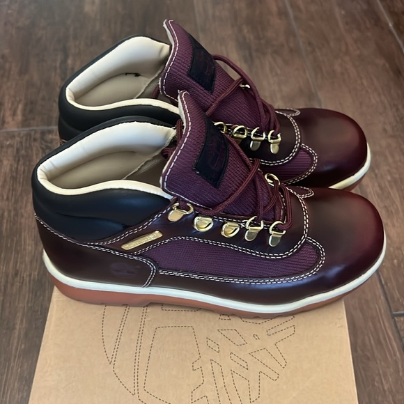 Junior’s brand new size 6 timberlands - Picture 5 of 5